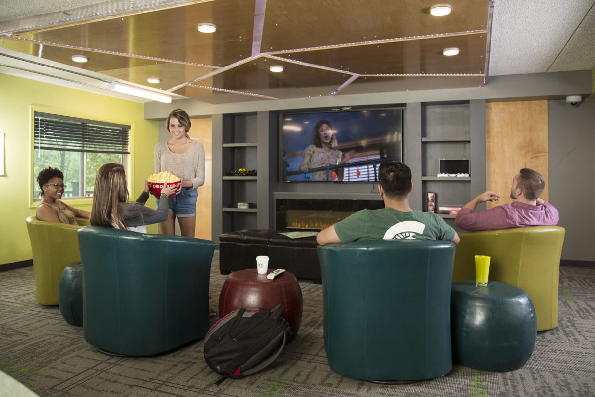 Photos and Video of The Oaks Apartments in East Lansing, MI